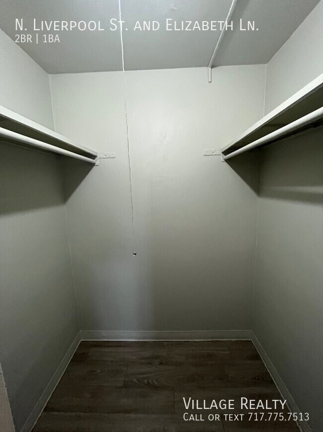 Building Photo - 65 N Liverpool St