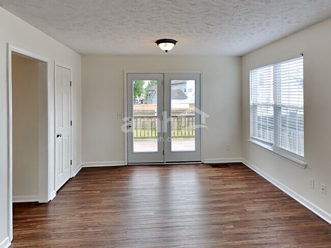 Building Photo - 615 Glen Valley Trl