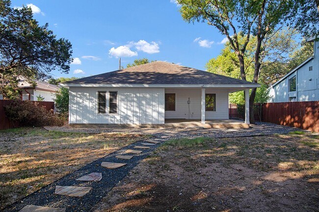 Building Photo - 3320 Elija St