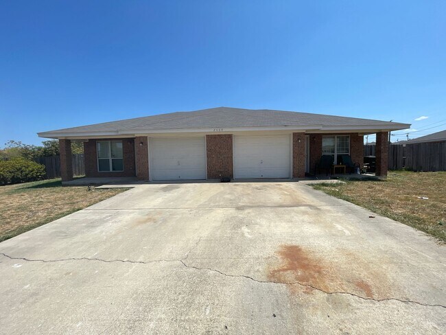 Building Photo - 2609 Vernice Loop