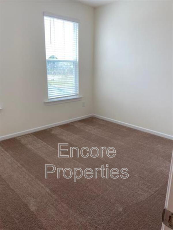Building Photo - 304 Kephart Way