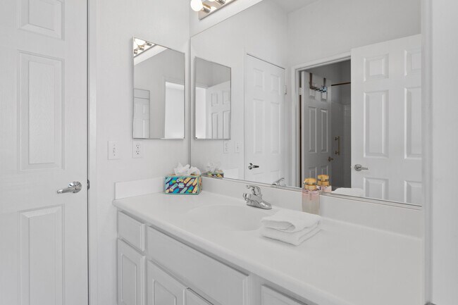 Building Photo - 82664 Heston Dr