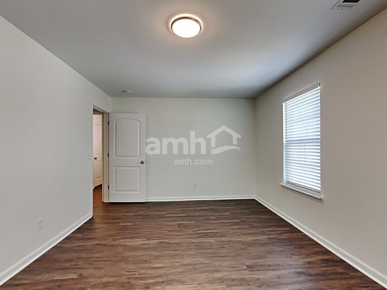 Building Photo - 138 Waverly Way