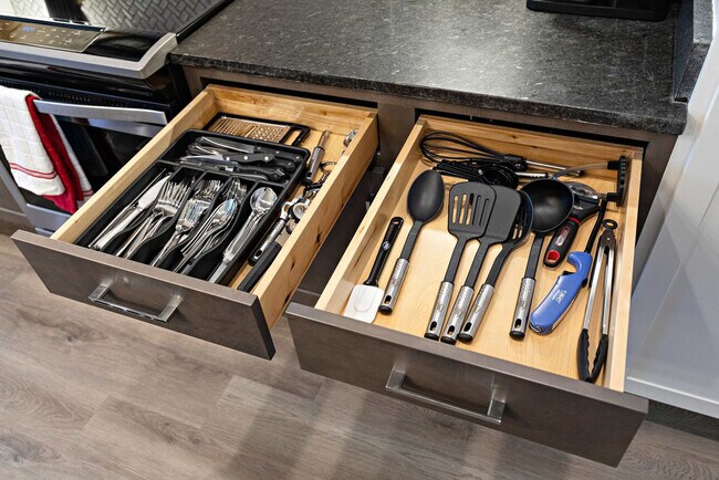 Building Photo - 2135 24th Ave N