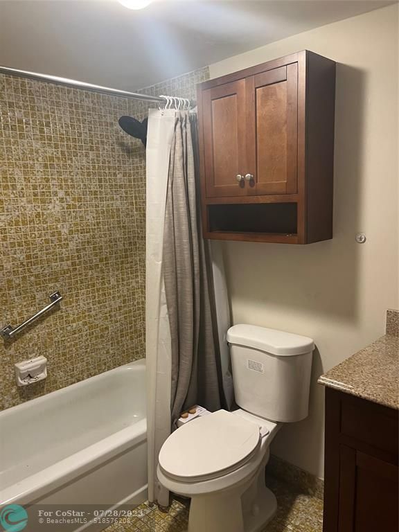 Building Photo - 2771 Taft St