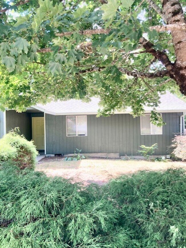 Building Photo - Charming 3 Bedroom, 2 Bathroom Gresham Home