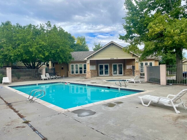 Building Photo - Amazing 3 bed, 3.5 bath Condo in Rigden Farm!