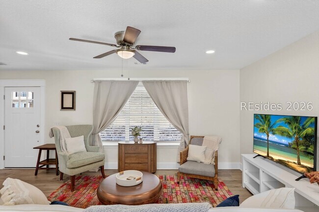 Building Photo - 225 University Pkwy