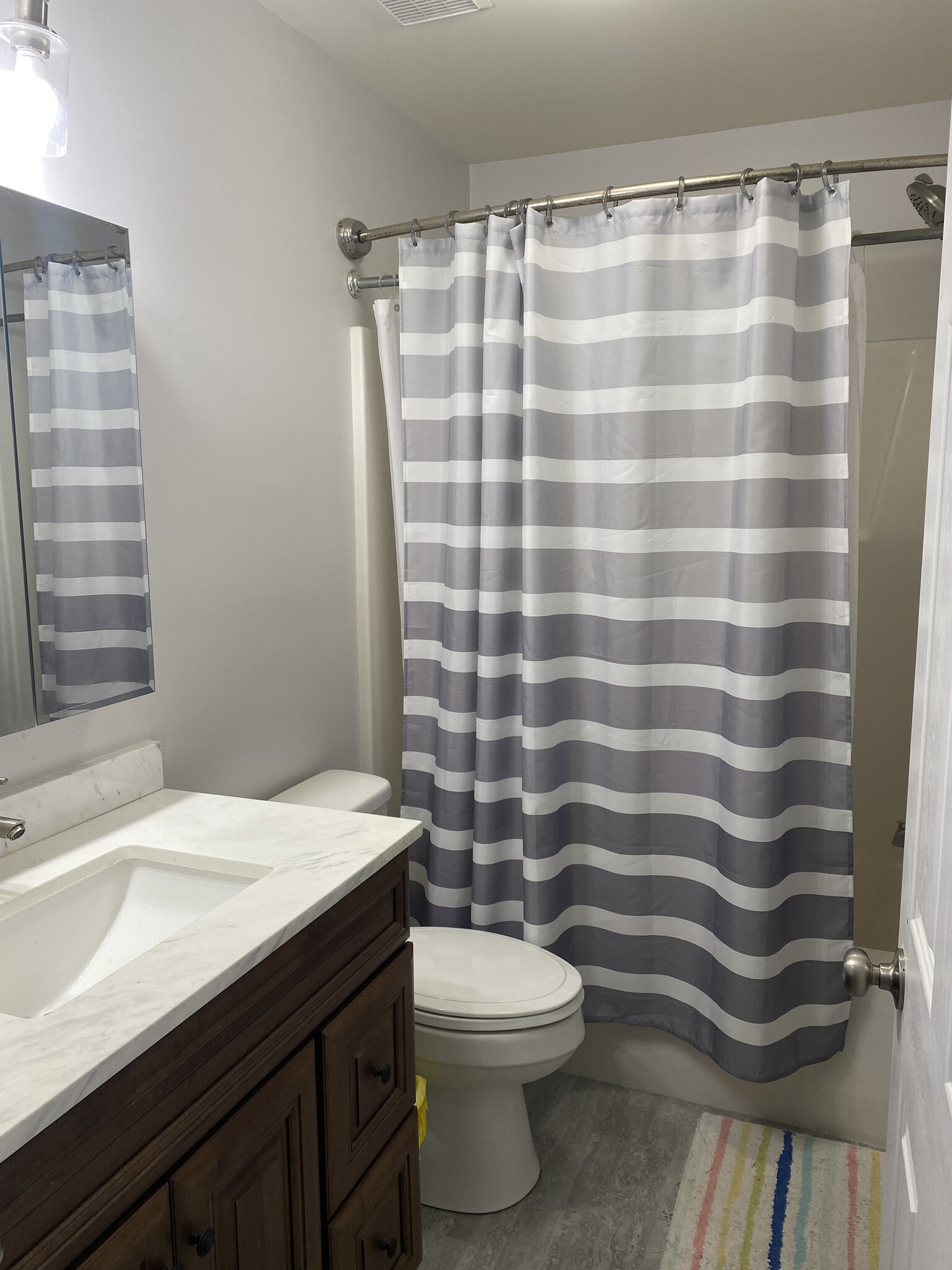 Shared bathroom - 102 Creeks Edge Dr
