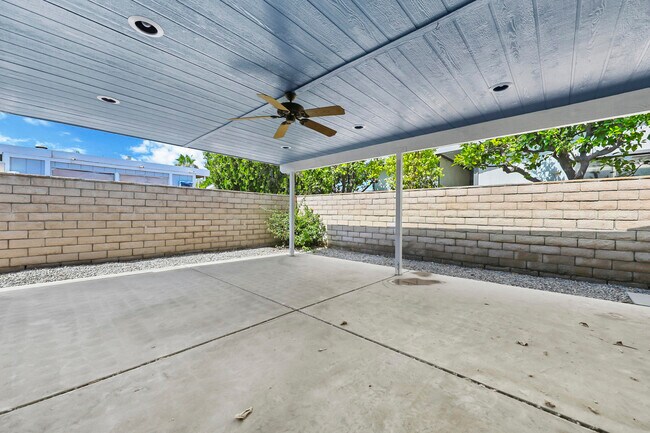 Building Photo - 74647 Azurite Cir E
