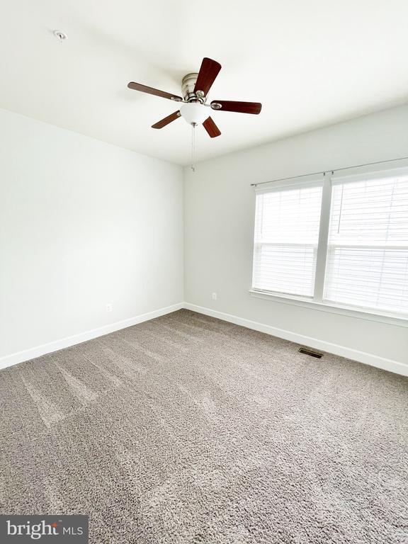 Building Photo - 43691 Yulan St