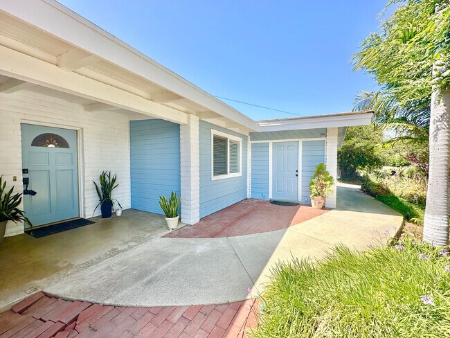 Building Photo - Beautiful Home, in Quiet Country Setting, Large, Private, Fenced Yard Space, with Landscaper Incl...
