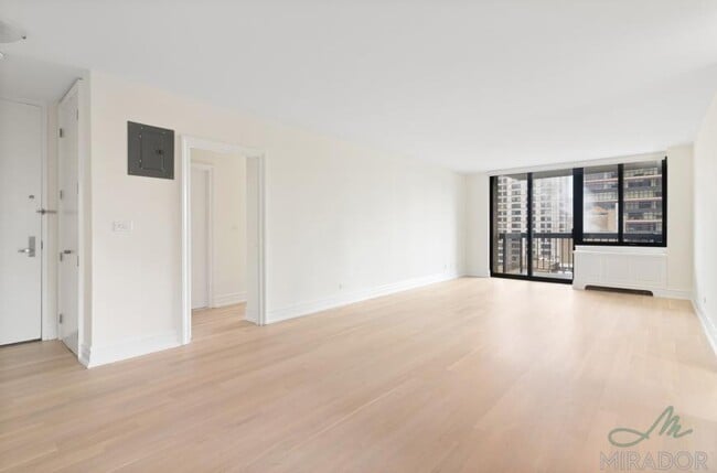 Building Photo - 2 bedroom in New York NY 10023