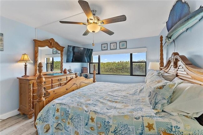 Building Photo - 7370 S Ocean Dr