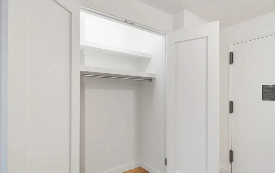 Primary Photo - 856 10th Ave