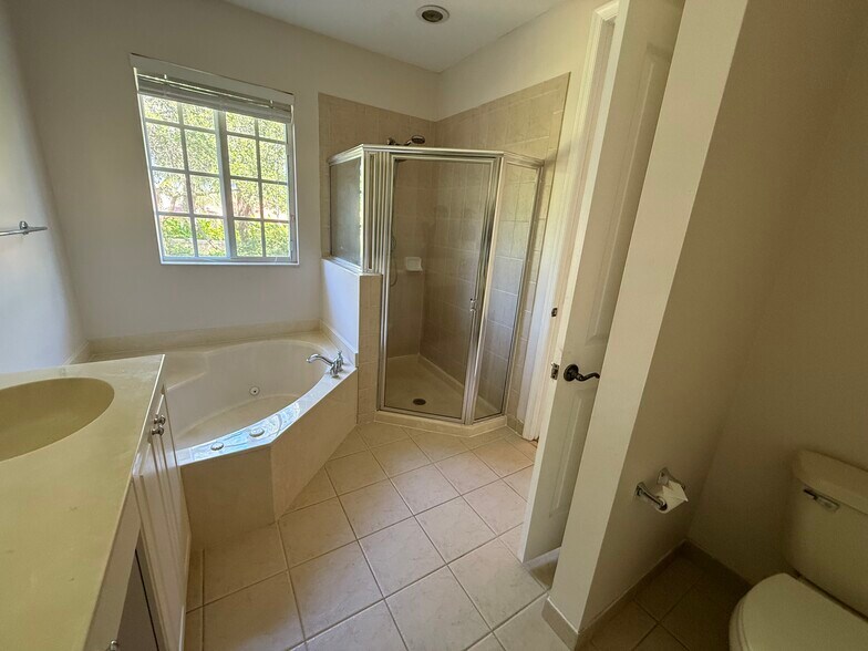 Building Photo - 7407 Briella Dr