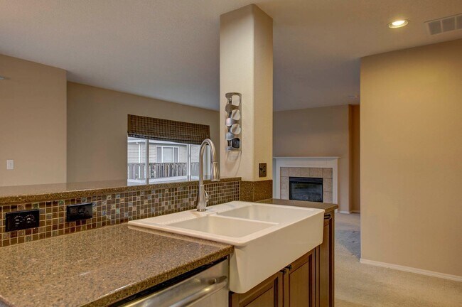 Building Photo - Bethany Single Family Home 4 Bed + Office 2.5 Bath!