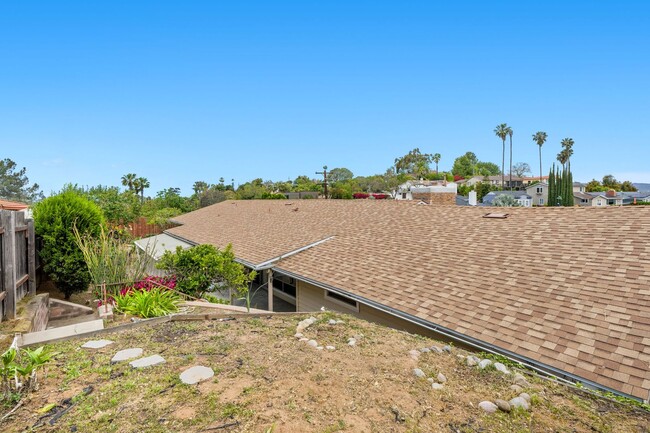 Building Photo - Charming 3 Bedroom 2 Bathroom Home in La M...