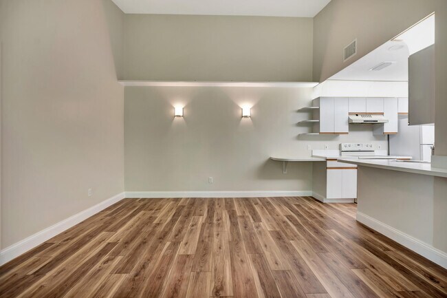 Building Photo - 8356 SE Croft Cir