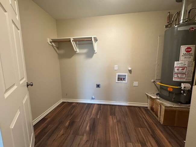 Building Photo - Ready for move in!