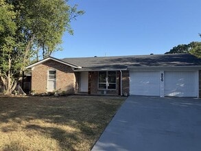 Building Photo - 806 S Atkerson Ln