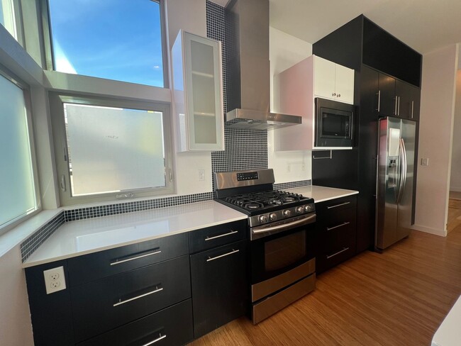 Building Photo - Beautiful Modern House near Columbia City in Seattle