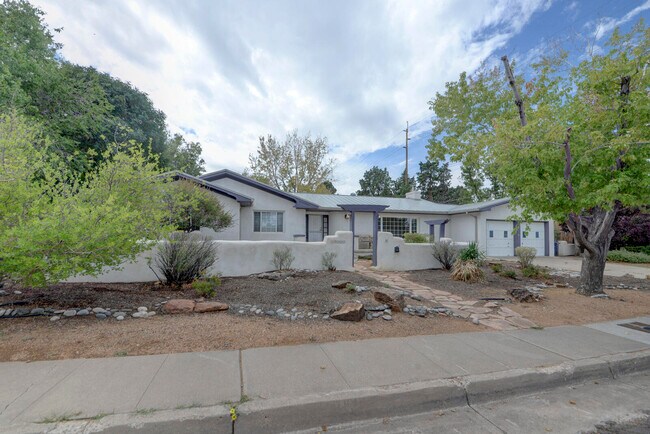 Building Photo - 3334 Linda Vista Ave SE