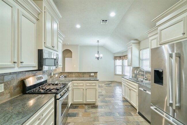 Building Photo - 13613 Vail Dr