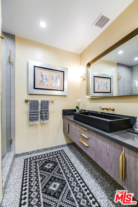 Building Photo - 4635 N Clybourn Ave