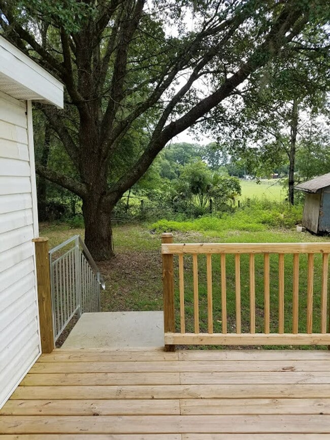 Building Photo - 3 Bed 2 Bath Bring your horses or livestock, the property is zoned agriculture