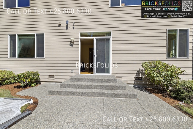 Building Photo - Executive Rental in Redmond – Luxury, Comf...