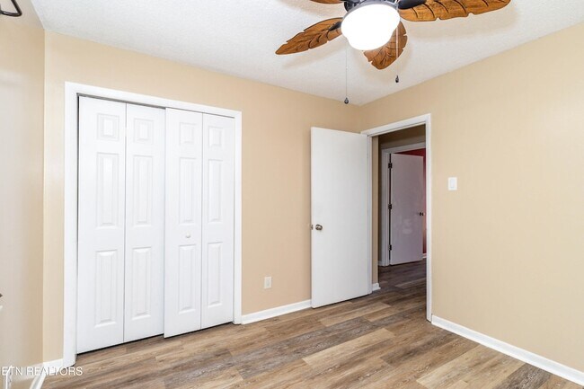 Building Photo - 1817 Sedgewick Dr