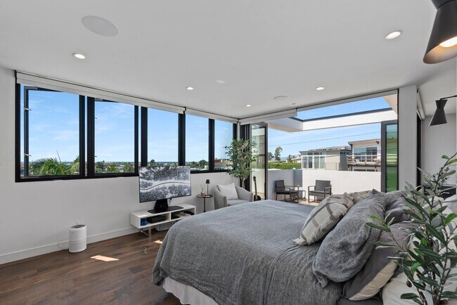 Building Photo - Recently Built, Fully Furnished, Custom Home w/ Amazing Indoor/Outdoor Living Space, Perched Abov...