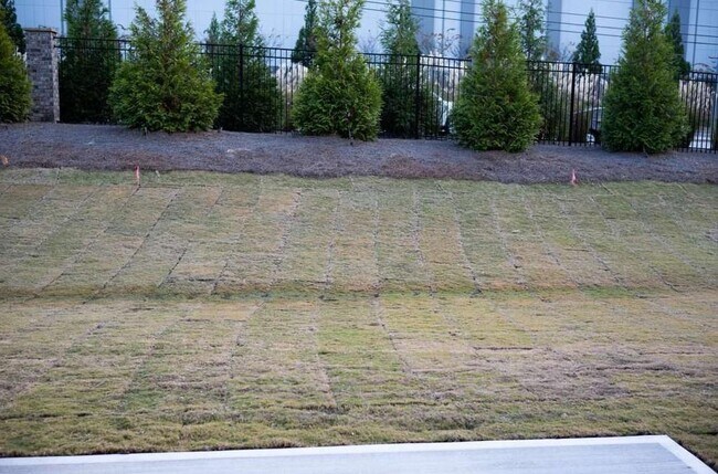 Building Photo - 2495 Poppy Ct