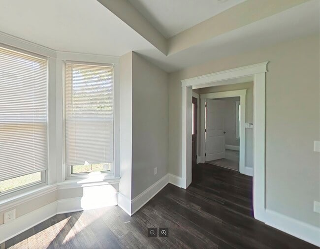 Building Photo - 2453 Neil Ave