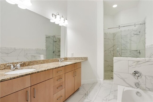 Building Photo - 711 Cosmopolitan Dr NE