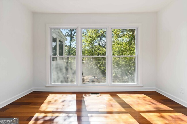 Building Photo - 2308 Defoors Ferry Rd NW