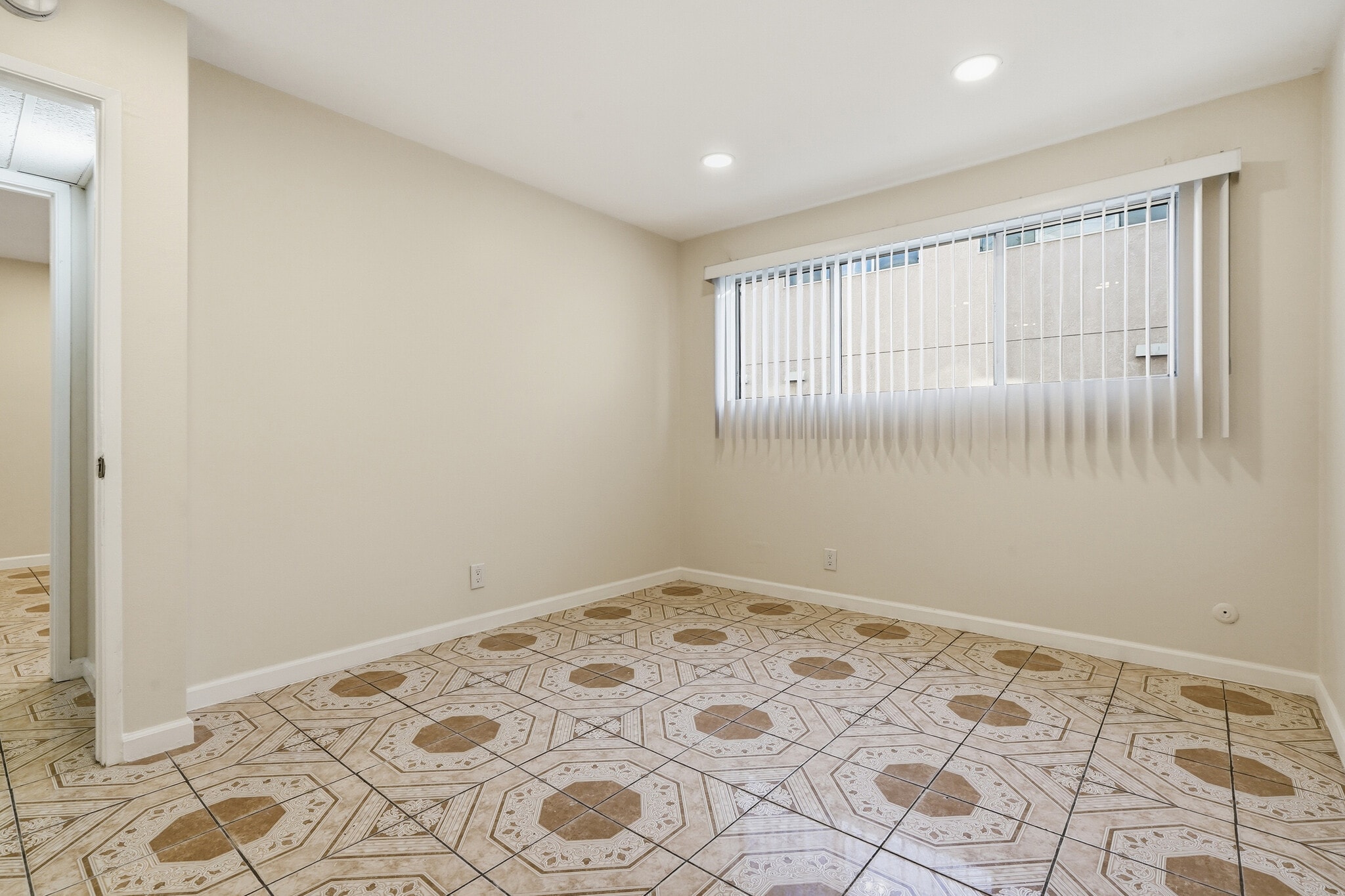 Building Photo - 7924 Woodman Ave