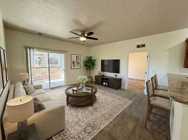Building Photo - Fantastic 2 Bedroom, 2 Bath Ground Level Condo With Detached Garage in Loveland, Colorado