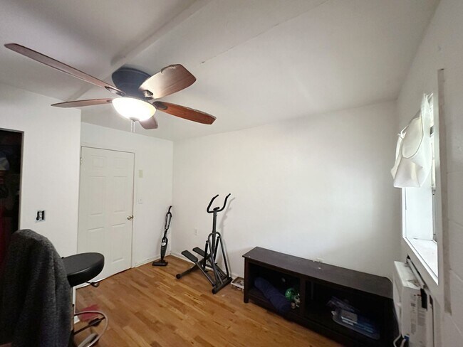 Building Photo - 732-A NE 3rd Ave. Gainesville, FL 32601 Duckpond