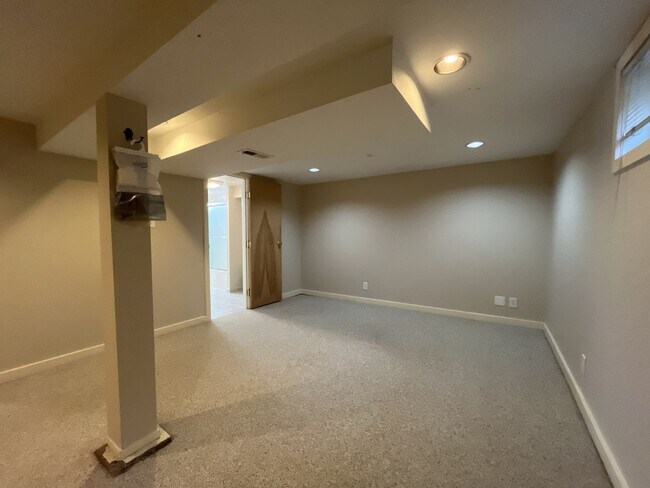 Building Photo - Charming Portland Home with Original Hardwood Floors, Finished Basement & Large Kitchen