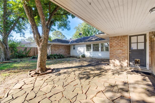 Building Photo - 1107 Blue Willow Dr