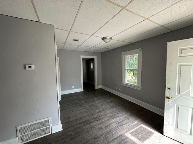 Building Photo - "3-Bedroom Home on Larkwood Ave – Spacious...