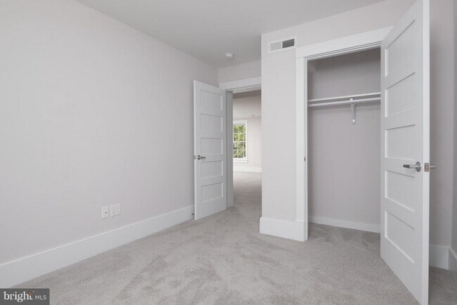 Building Photo - 149 Main St