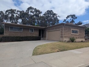 Building Photo - 3 Bedrooms/2 Bathrooms Single Story Home i...