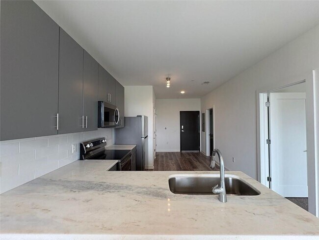 Building Photo - 525 Parkway Dr