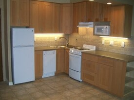 Building Photo - 13775 SW Scholls Ferry Rd