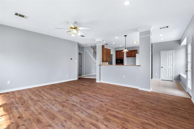 Building Photo - 1404 Honey Locust Dr