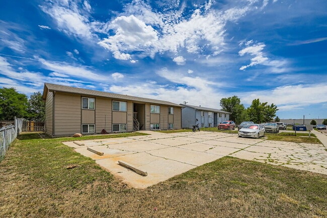 Building Photo - 6654 Provincial Dr