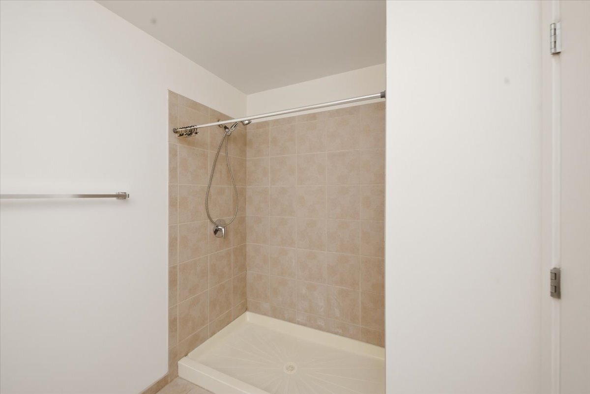 Building Photo - 235 W Van Buren St